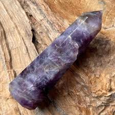 pierre précieuse violette