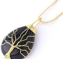 pendentif femme pierre semi précieuse